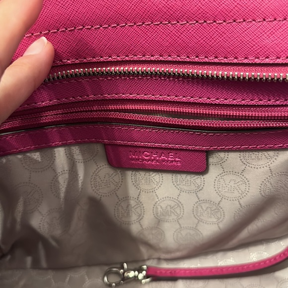 Michael Kors Pink Medium Selma Stud Satchel Handbag/Crossbody - Picture 4 of 6